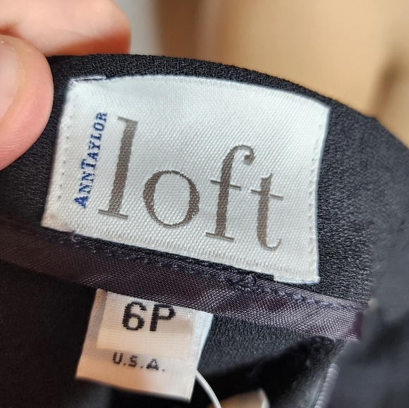 NWT Vintage Ann Taylor Loft Black Pleated Knee Length Flowy Skirt Size 6P - Picture 3 of 16